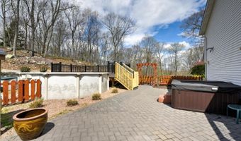 61 Lakeside Dr NW, Alloway, NJ 07461