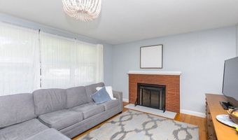 2 Amherst Rd, Andover, MA 01810