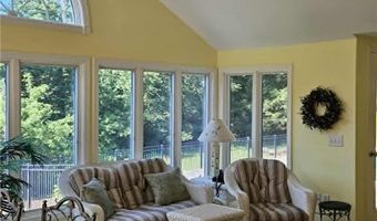 1 Brookdale Dr, Hopkinton, RI 02804