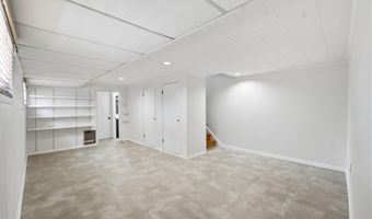 19 E MYRTLE St A, Alexandria, VA 22301