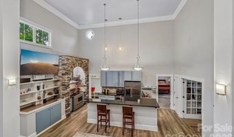 611 E 37th St, Charlotte, NC 28205