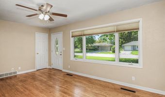 623 River Oak Dr, Ames, IA 50010
