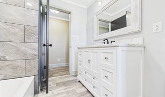 901 Fremont Dr, Anderson, IN 46012