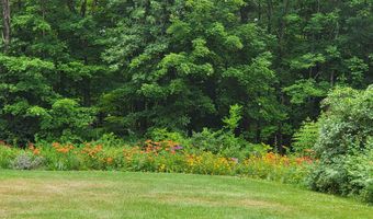13-7 Overlook Rd, Campton, NH 03223