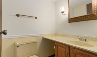 1570 W Goldengate Dr, Addison, IL 60101