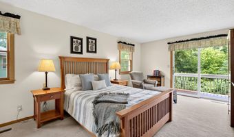 1323 Scott Cir, Ames, IA 50014