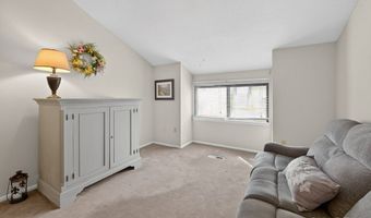 62 Monticello Dr 62, Branford, CT 06405