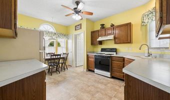 84 CHAIN Blvd, Bayville, NJ 08721