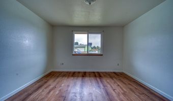 821 KEVIN Pl, Brookings, OR 97415