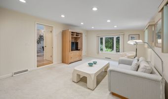 74 Woods Rd, Bethany, CT 06524
