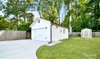 4014 Larkspur Ln, Charlotte, NC 28205