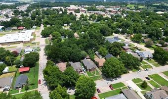 805 E 17th St, Ada, OK 74820