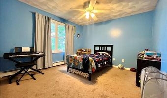 2 Hayes St, Johnston, RI 02919