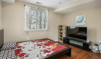 4193 S FOUR MILE RUN Dr 202, Arlington, VA 22204