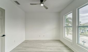 5718 SEA TURTLE Pl, Apollo Beach, FL 33572