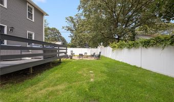 6 LARKSPUR Rd, Warwick, RI 02886