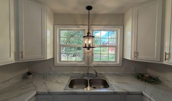 1390 CANEY Br, Adamsville, TN 38310