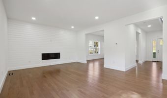 19 A Apache Dr, Brookfield, CT 06804