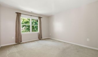25 Brittany Ct, Atlantic Highlands, NJ 07716
