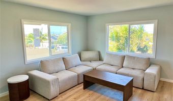 56-304 Maunuunu Pl, Kahuku, HI 96731