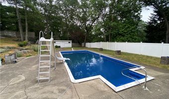 109 Cobble HIll Rd, Lincoln, RI 02865