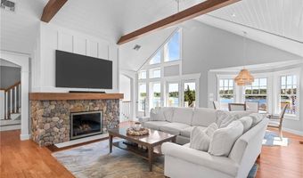 115 Beavertail Rd, Jamestown, RI 02835