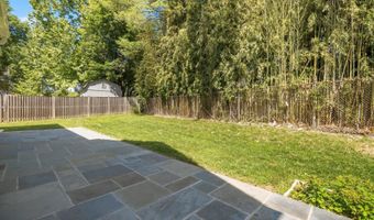 8905 HEMPSTEAD Ave, Bethesda, MD 20817