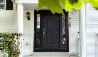 235 Aberdeen Dr, Algonquin, IL 60102