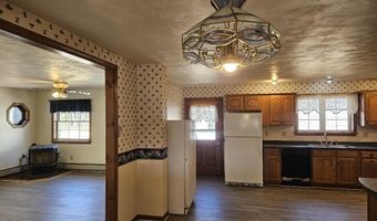 713 Mcgrath Pond Rd, Belgrade, ME 04917