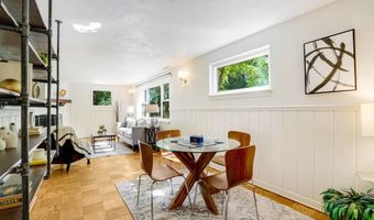 2420 N TAYLOR St, Arlington, VA 22207