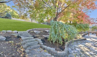 1405 Surrey Ln, Algonquin, IL 60102