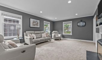 280 RIVER Dr, Appleton, WI 54915