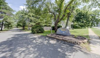132 Sutton Pl 132, Bloomfield, CT 06002