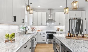 53 Woodbrey Ln, Standish, ME 04084