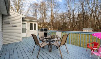 16 Edgebrook Ln, Airmont, NY 10952