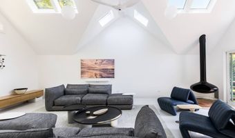 30 Hand Ln, Amagansett, NY 11930