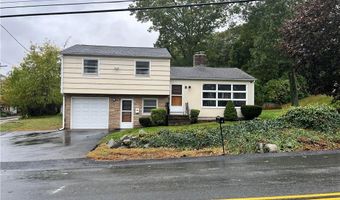 2 Cobble Hill Rd, Lincoln, RI 02865
