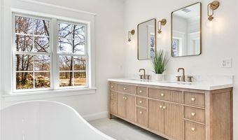 63 Forrest Ln, Charlestown, RI 02813