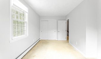 5 Strawberry Ln, Billerica, MA 01821