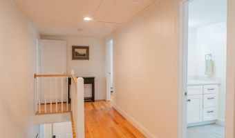 32 Pleasant Hill Rd, Falmouth, ME 04105
