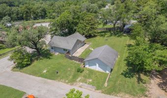 202 N Walnut St, Anderson, MO 64831