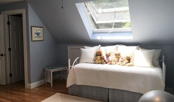 23 Seabreeze Dr, Bourne, MA 02532