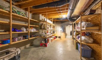 8193 Lavelle Rd, Athens, OH 45701