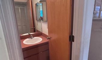 714 EDGEWATER Dr, Orlando, FL 32804