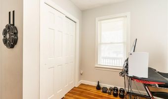 131 Roma St, East Providence, RI 02914