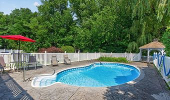 37 Wicken Sq, Albany, NY 12205