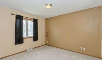 206 Buckeye Ln, Riverside, IA 52327