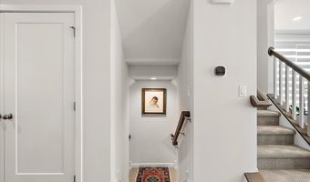 2824 Ridington Rd, Ann Arbor, MI 48105