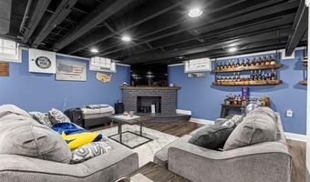 15823 Rose Dr, Allen Park, MI 48101