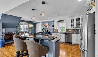 21 W Magnolia Ave, Beach Haven, NJ 08008